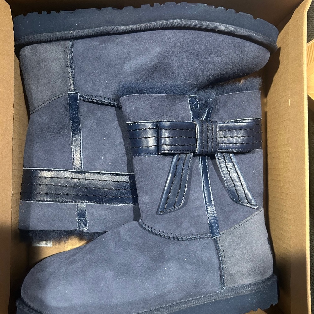 UGG Australia Josette Bow Boots Never Worn With Box